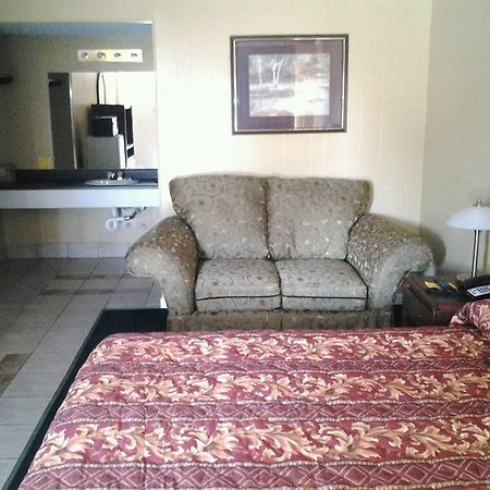 Holiday Motel Hugo Εξωτερικό φωτογραφία