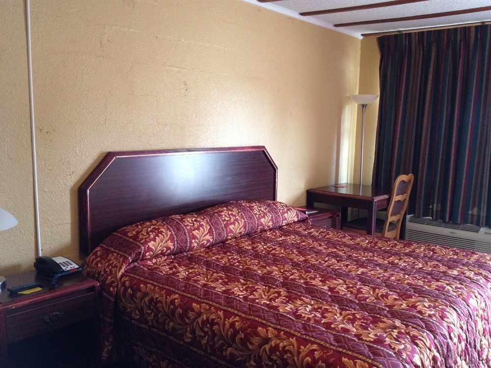 Holiday Motel Hugo Εξωτερικό φωτογραφία