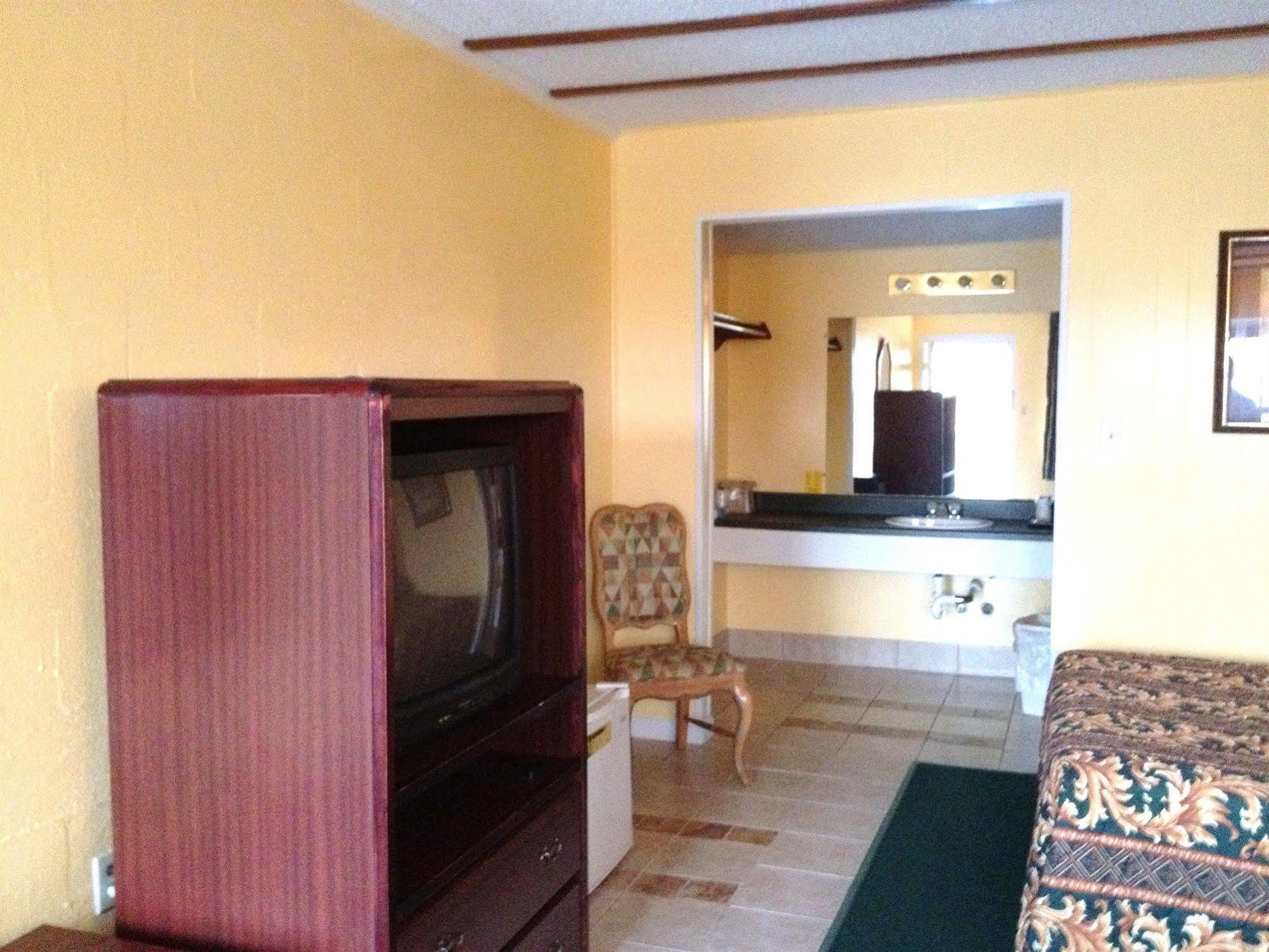 Holiday Motel Hugo Εξωτερικό φωτογραφία