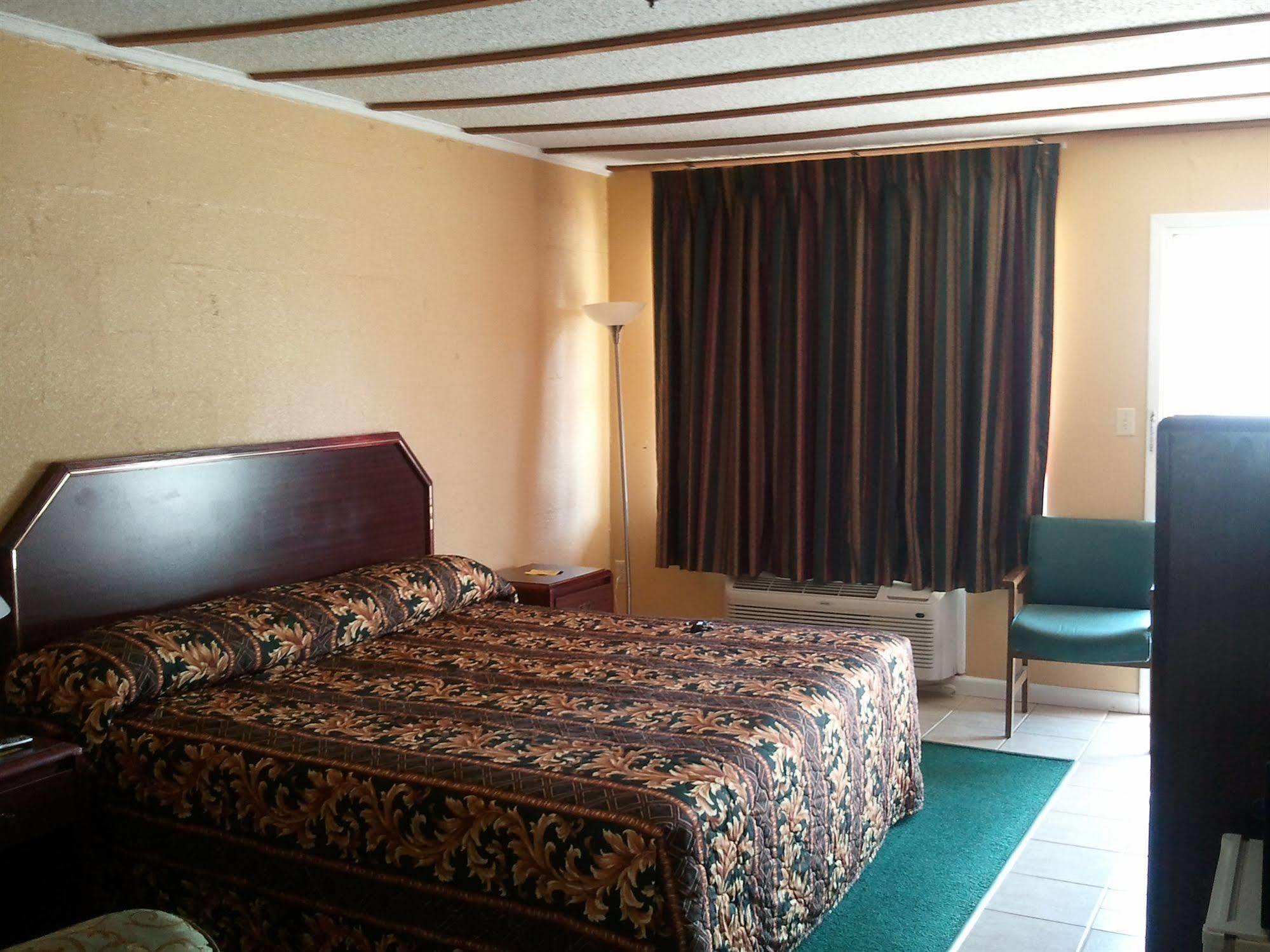 Holiday Motel Hugo Εξωτερικό φωτογραφία