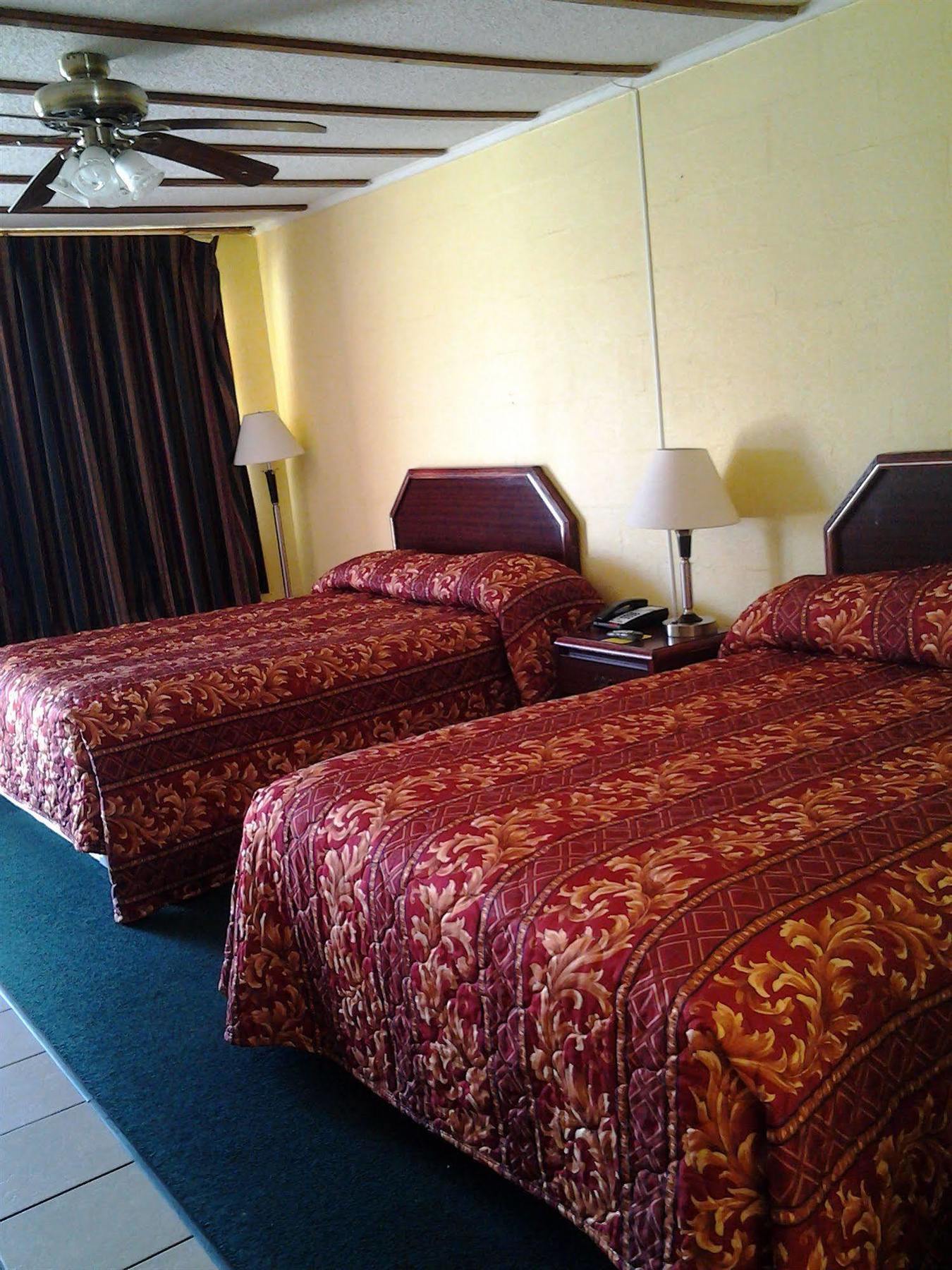 Holiday Motel Hugo Εξωτερικό φωτογραφία